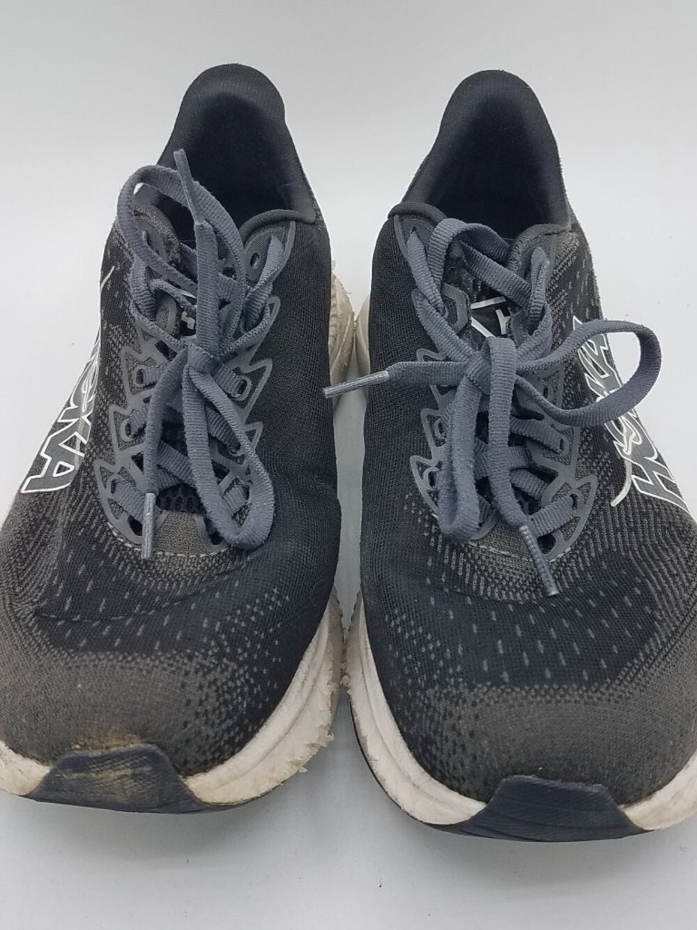 Hoka One One Mach 6 Running Shoes Sneakers Womens Black 8D Wide 1147834 BWHT